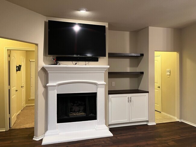 Building Photo - 9905 Cottontail Ln