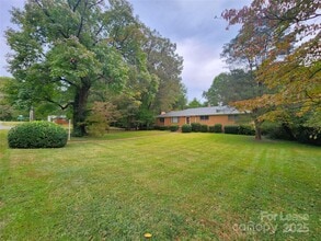 Building Photo - 7604 Shady Ln