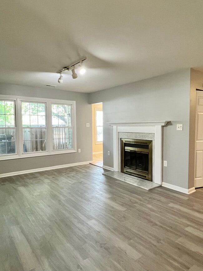 Building Photo - 7572 Belle Grae Dr