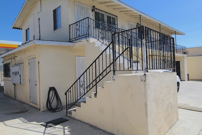 Foto del edificio - 3345 Del Mar Ave