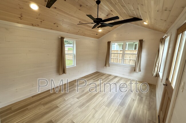 Foto del edificio - 2915 Oakview Rd