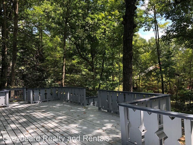 Building Photo - 3 br, 3 bath House - 97 Temple Rd
