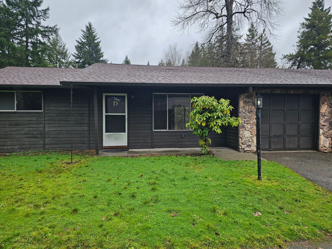 Primary Photo - Must See 2 BED/1 BATH in Yelm/Rainier!