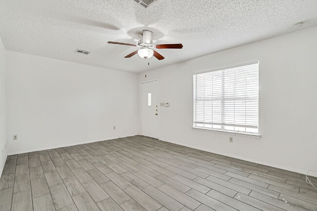 Building Photo - 1724 Gambel Quail Dr