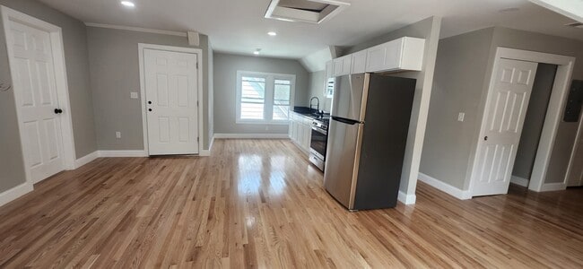 Foto del edificio - 413 Winthrop Ave