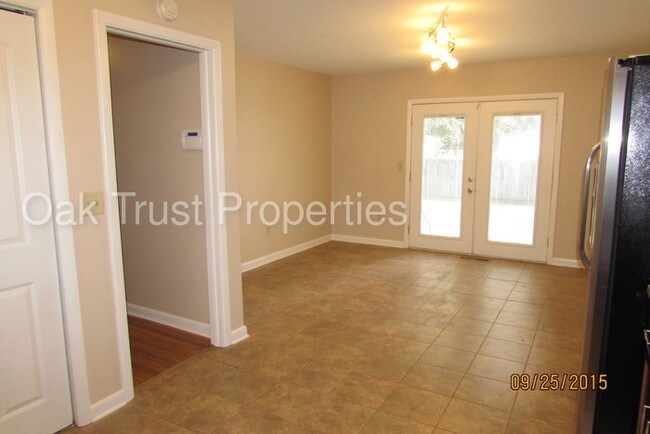 Building Photo - Evanston Estates