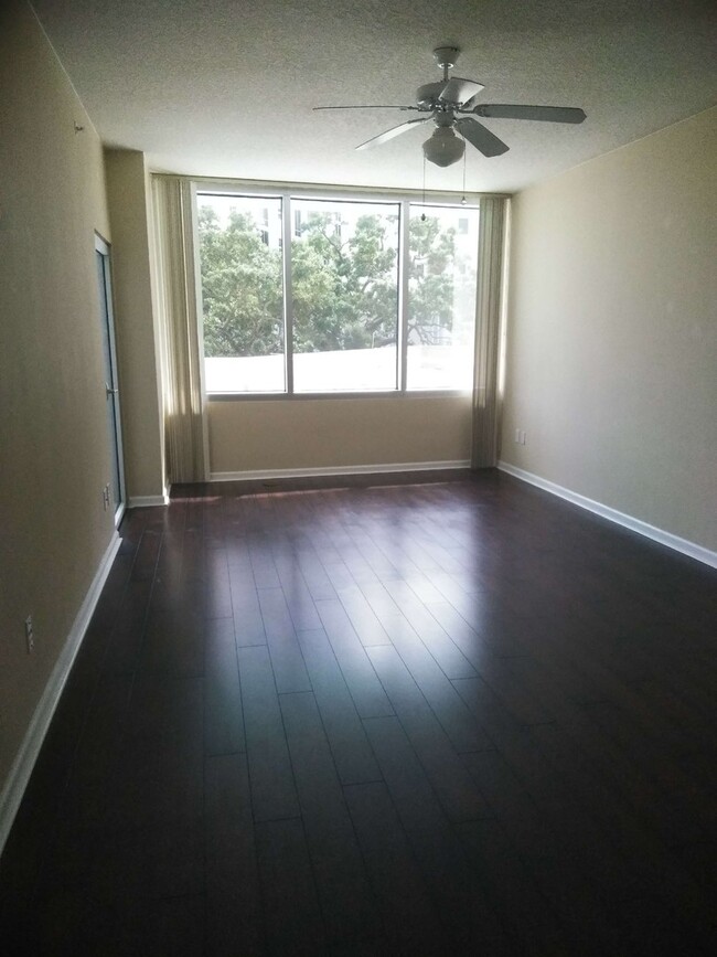 Building Photo - 2 bed 2 bath condo Downtown Orlando!