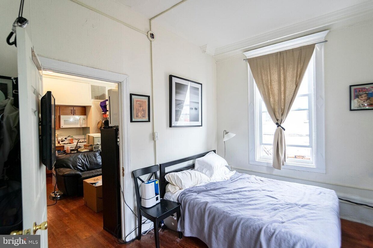 Foto principal - 3511 Baring St