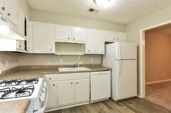 Foto del edificio - 125 Hunt Ridge Dr