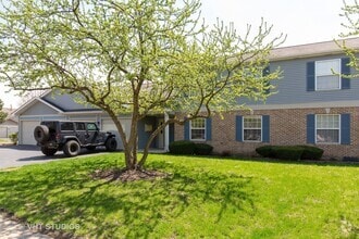 Building Photo - 408 Woodview Cir