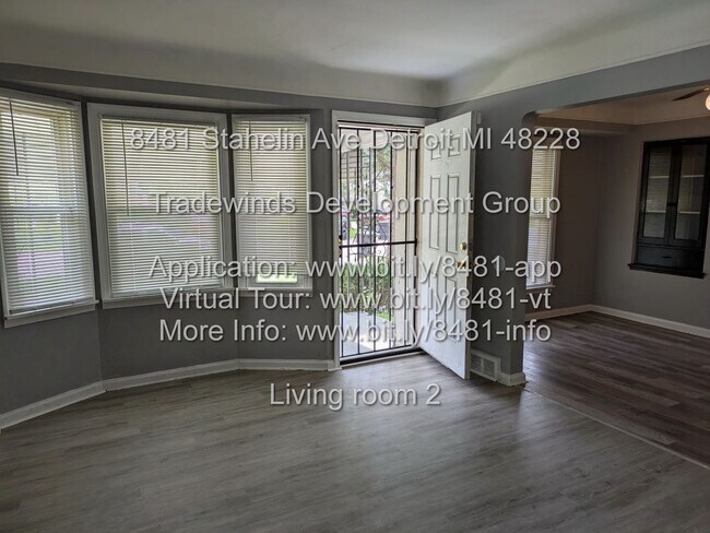 Foto del edificio - 8481 Stahelin Ave