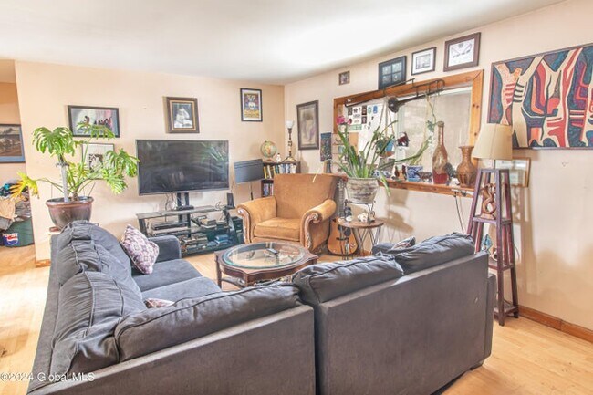 Foto del edificio - 99 1/2 Walworth St