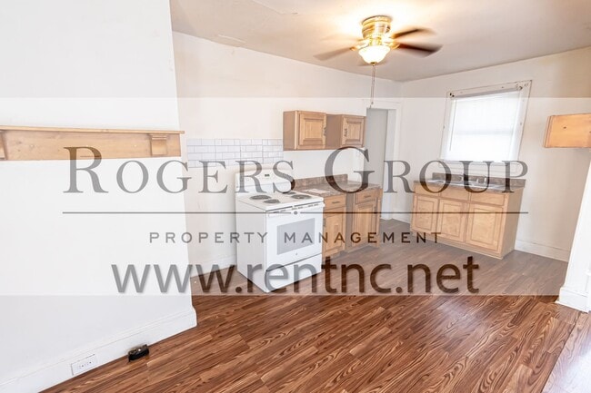 Building Photo - 428 N Chestnut St