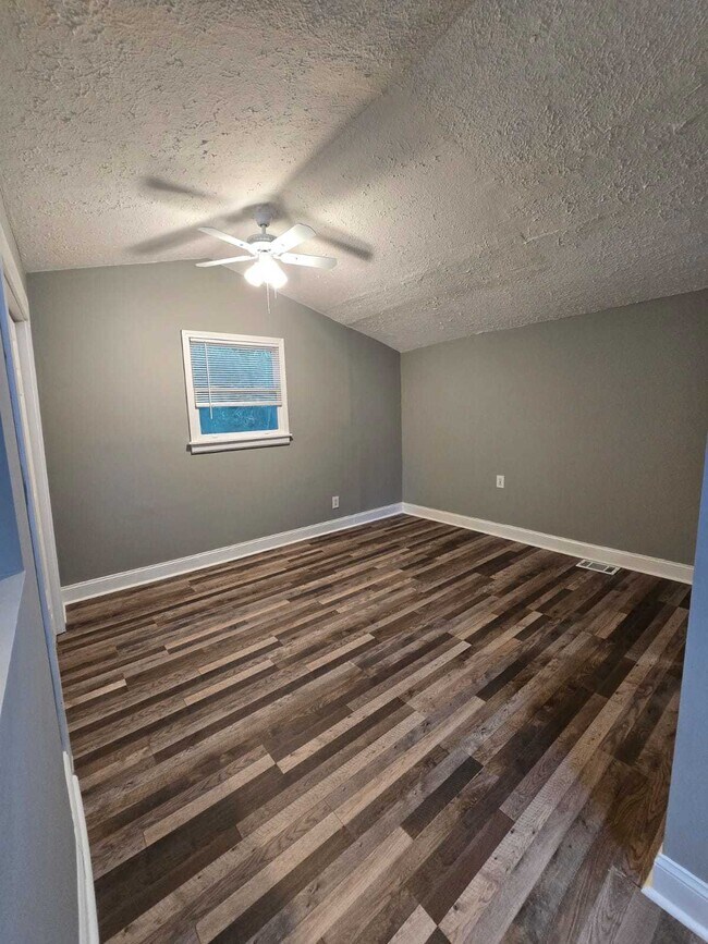 Building Photo - Private Bungalow