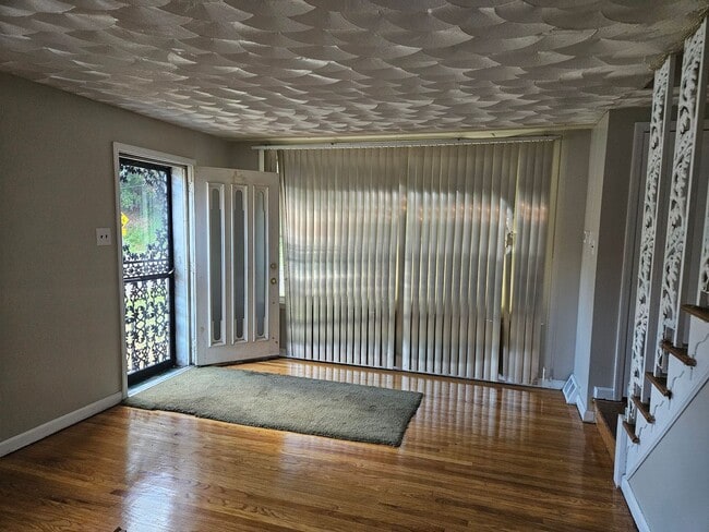 Building Photo - 1301 Kerlin St