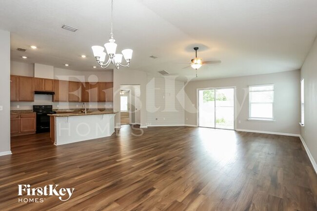 Foto del edificio - 13382 Avery Park Ln