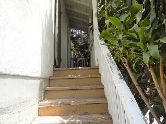 Foto del edificio - 1315 N Fairfax Ave