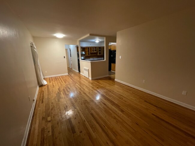 Foto del edificio - 1100 E 80th St