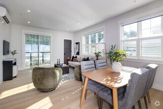 1BR, 1BA - 869SF - Living Room - 100 Plank