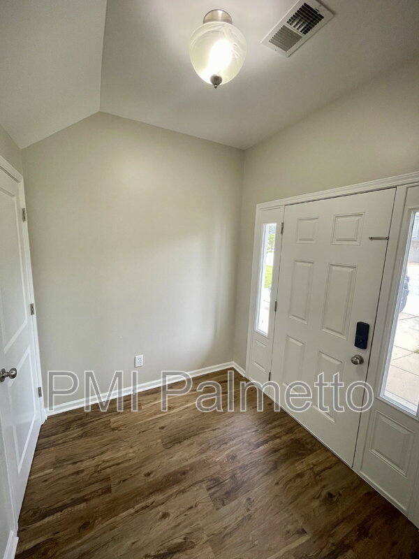 Building Photo - 167 Wingspan Way