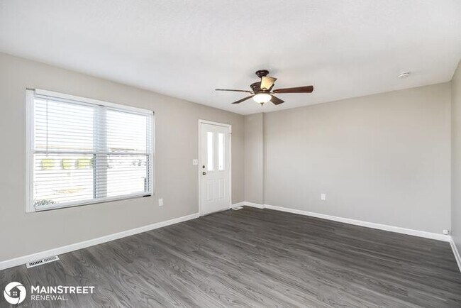Foto del edificio - 902 Renee Lynde Dr, Pleasant Hill, MO 64080