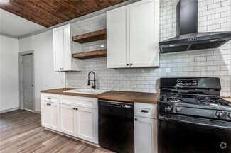 Building Photo - 2611 Summer Ave