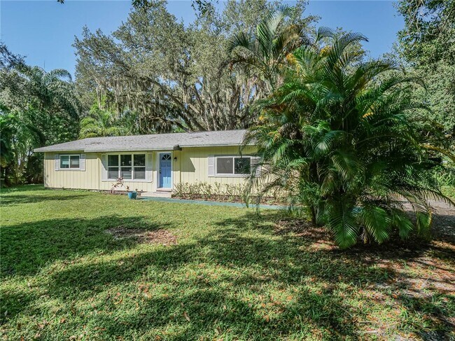 Foto del edificio - 1835 Hedden Pl