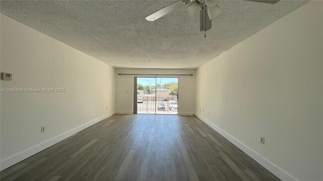 Foto del edificio - 11925 NE 2nd Ave