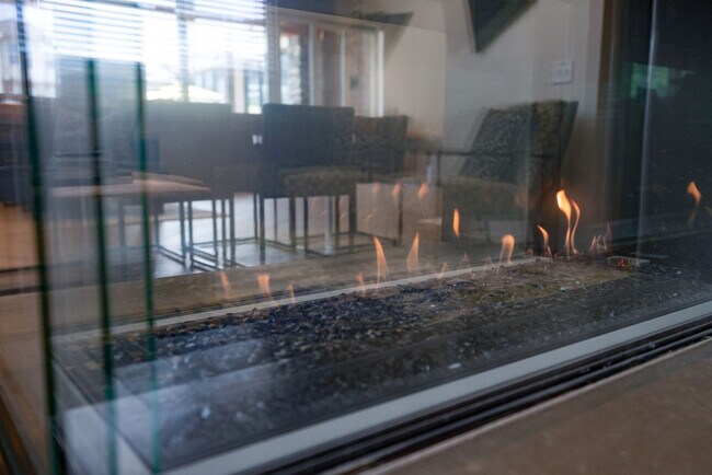 Foto del edificio - 811 Creekside Terrace Way