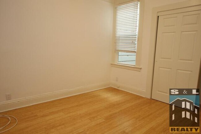 Building Photo - 2 bedroom in San Francisco CA 94110