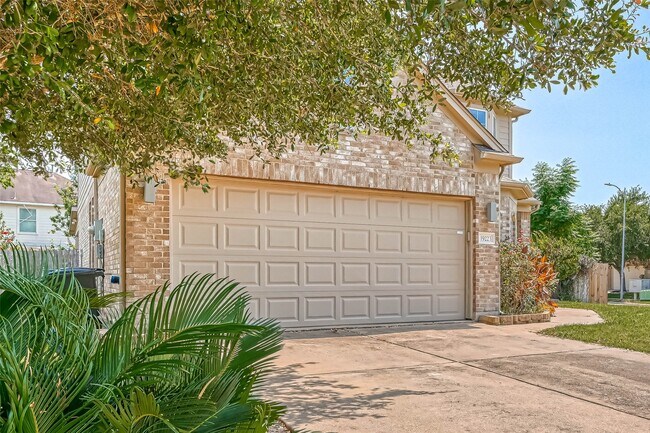 Foto del edificio - 19223 Brook Village Rd