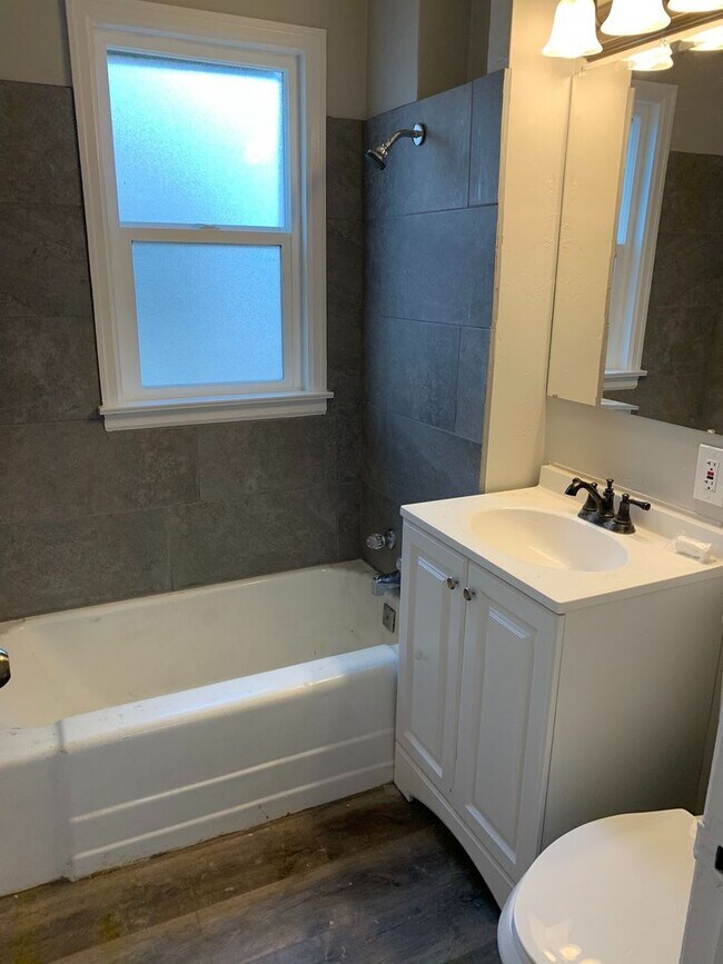 Foto del edificio - 2 bedroom, 1 bathroom Single Family Home