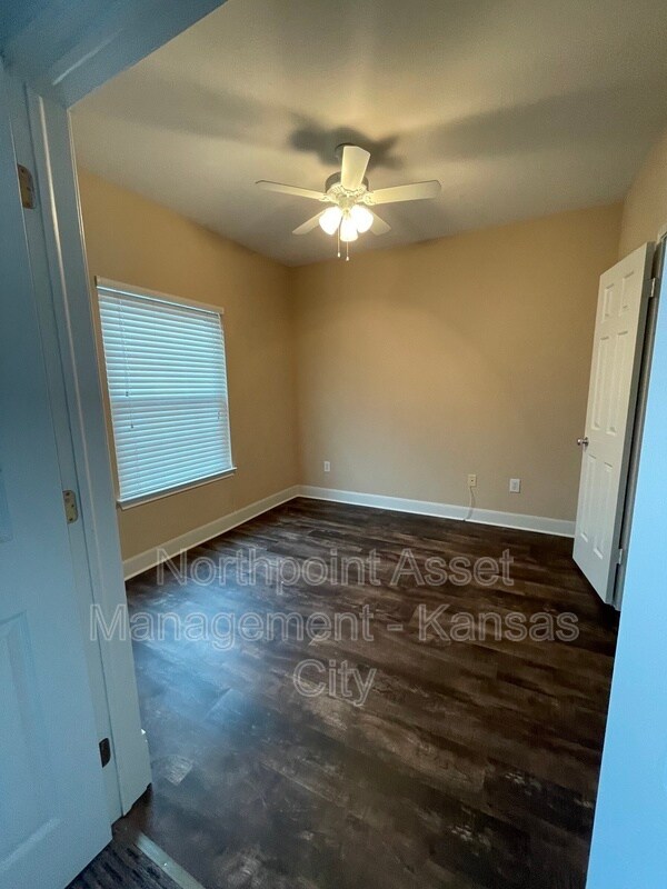 Building Photo - 11614 Tomahawk Creek Pkwy