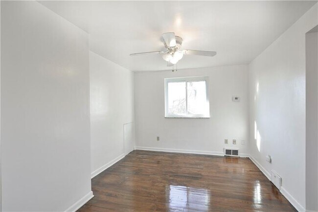 Building Photo - 259 Greenwood Ave