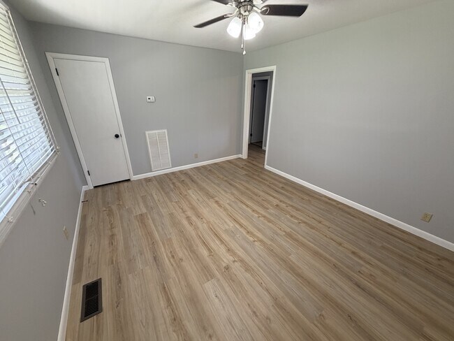 Building Photo - 171 Vulco Dr