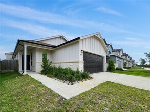 Building Photo - 26193 Brahman Dr