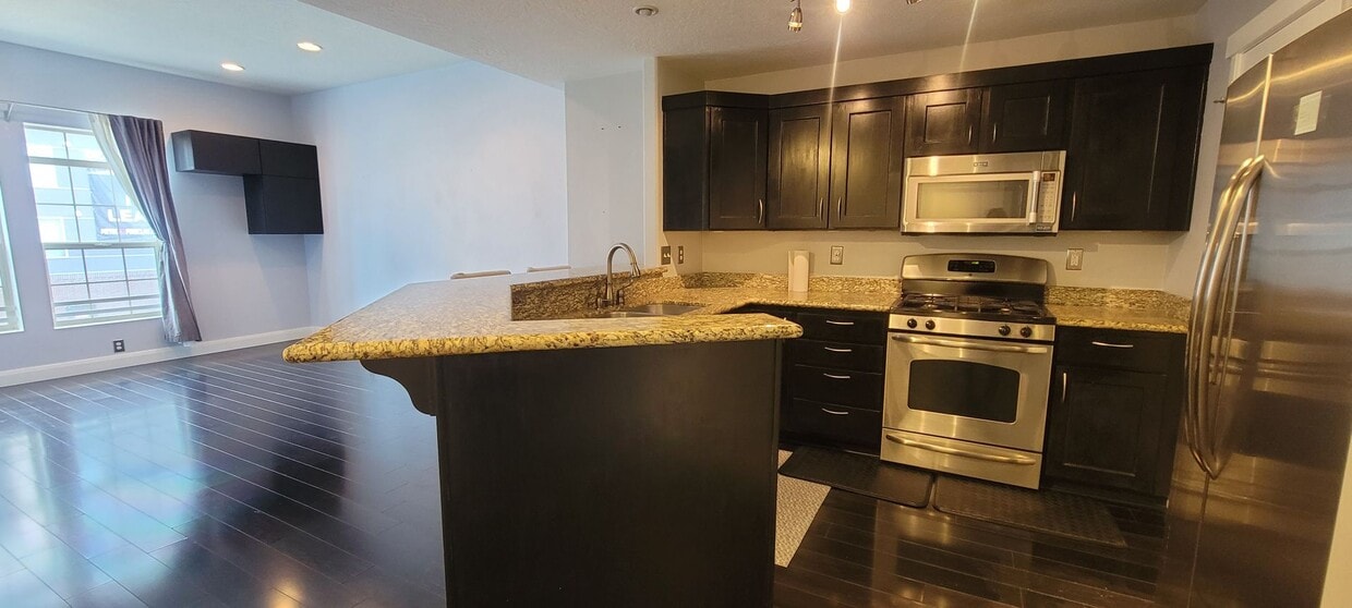 $1,850 / 2br - 1050ft2 - 2 Bedroom 2 Baths Murray Condo for Rent (4276 S Main St) - $1,850 / 2br - 1050ft2 - 2 Bedroom 2 Baths Murray Condo for Rent (4276 S Main St)