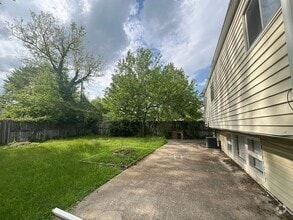 Building Photo - 1133 Billie Dr