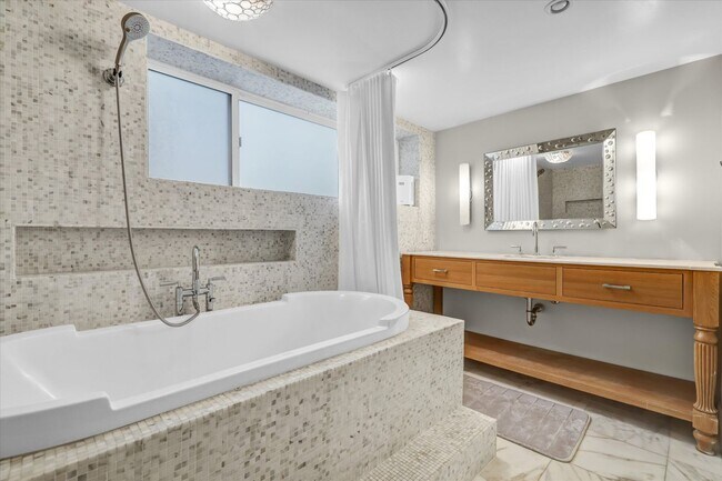 Foto del edificio - 2740 Highland Way