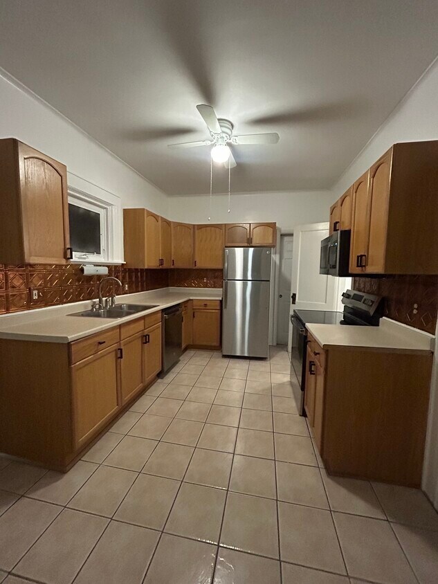 Foto principal - 316 Stafford Ave