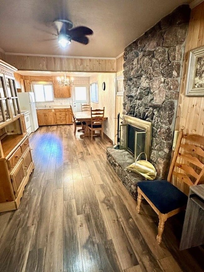 Building Photo - 3Bd 1Ba home available for a longterm lease!  Call and inquire today!
