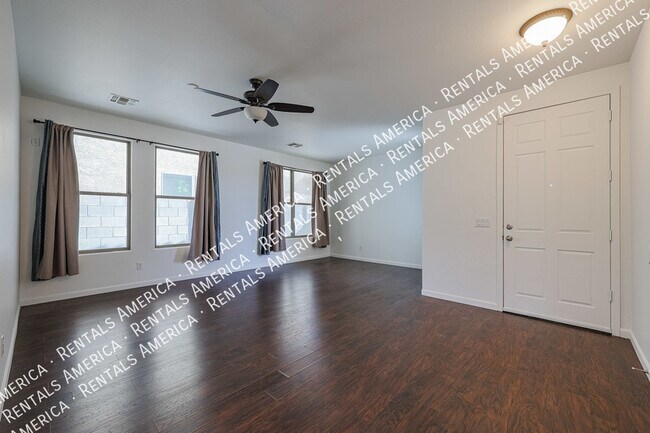 Building Photo - $500 off Move in! Beautiful 4 bedroom hom ...