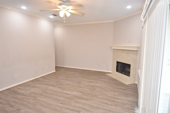 Foto del edificio - 12565 Melville Dr