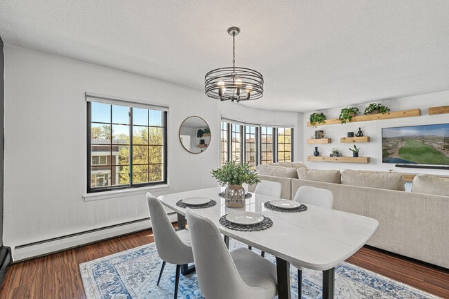 Building Photo - 3023 Lynn Ave