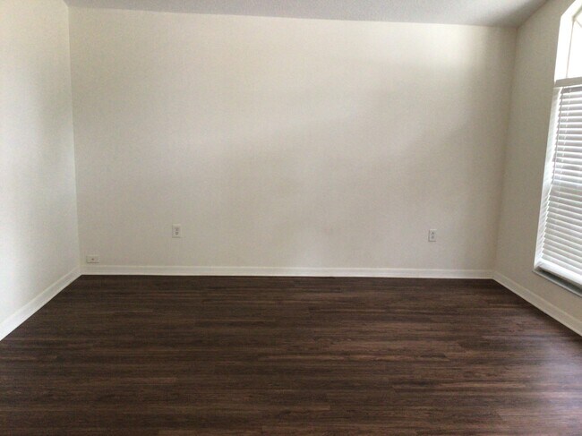 Foto del edificio - 715 Somerstone Dr