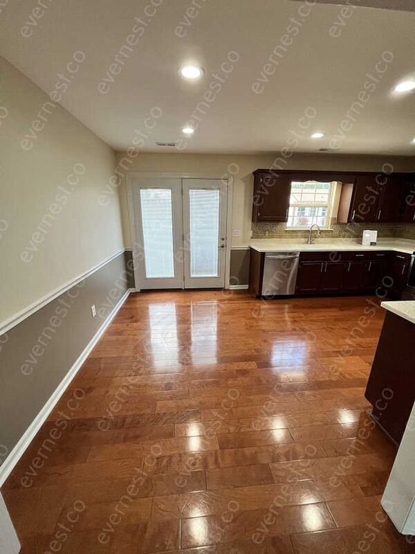 Building Photo - 3002 Arthur Dr