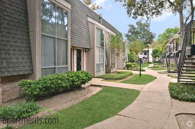Building Photo - The Crest Apartments
