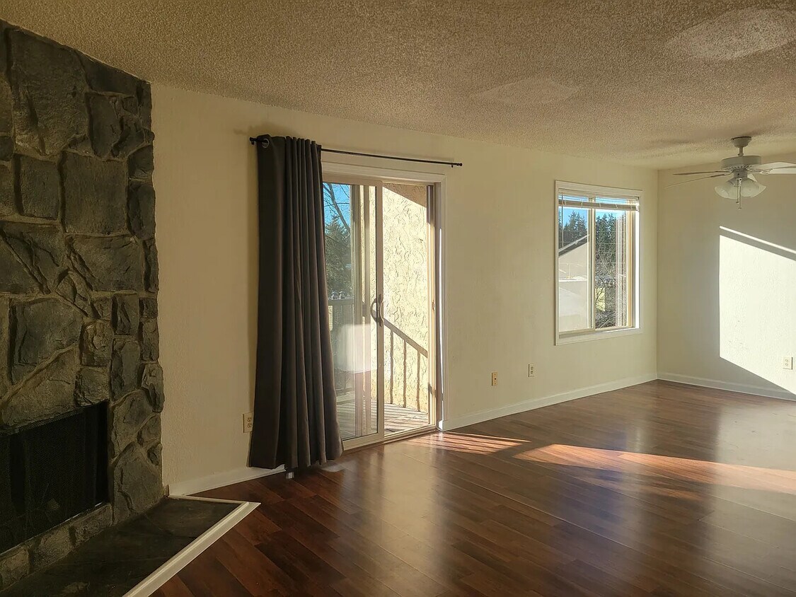 Foto principal - 12525 NE 145th Pl