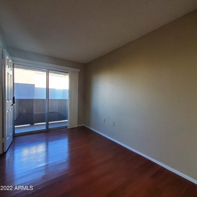 Foto del edificio - 1645 W Baseline Rd