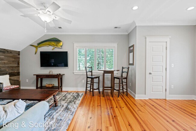 Foto del edificio - 1 br, 1 bath House - 950 Lakeview Drive Un...